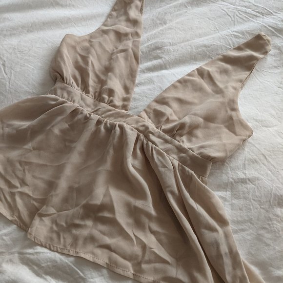 Tobi Deep-V Top - Picture 3 of 9